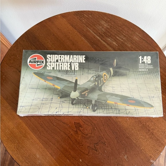 Airfix Supermarine Spitfire VB 1/48 Model Kit Factory Sealed Airplane WWII - Picture 1 of 5